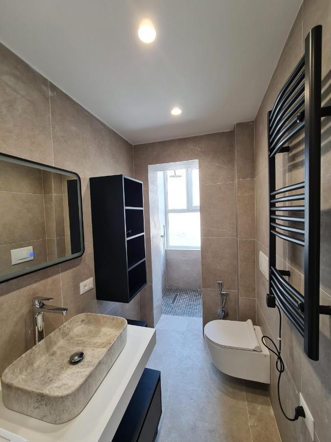 Adore - Modern Studio Тирана Екстер'єр фото